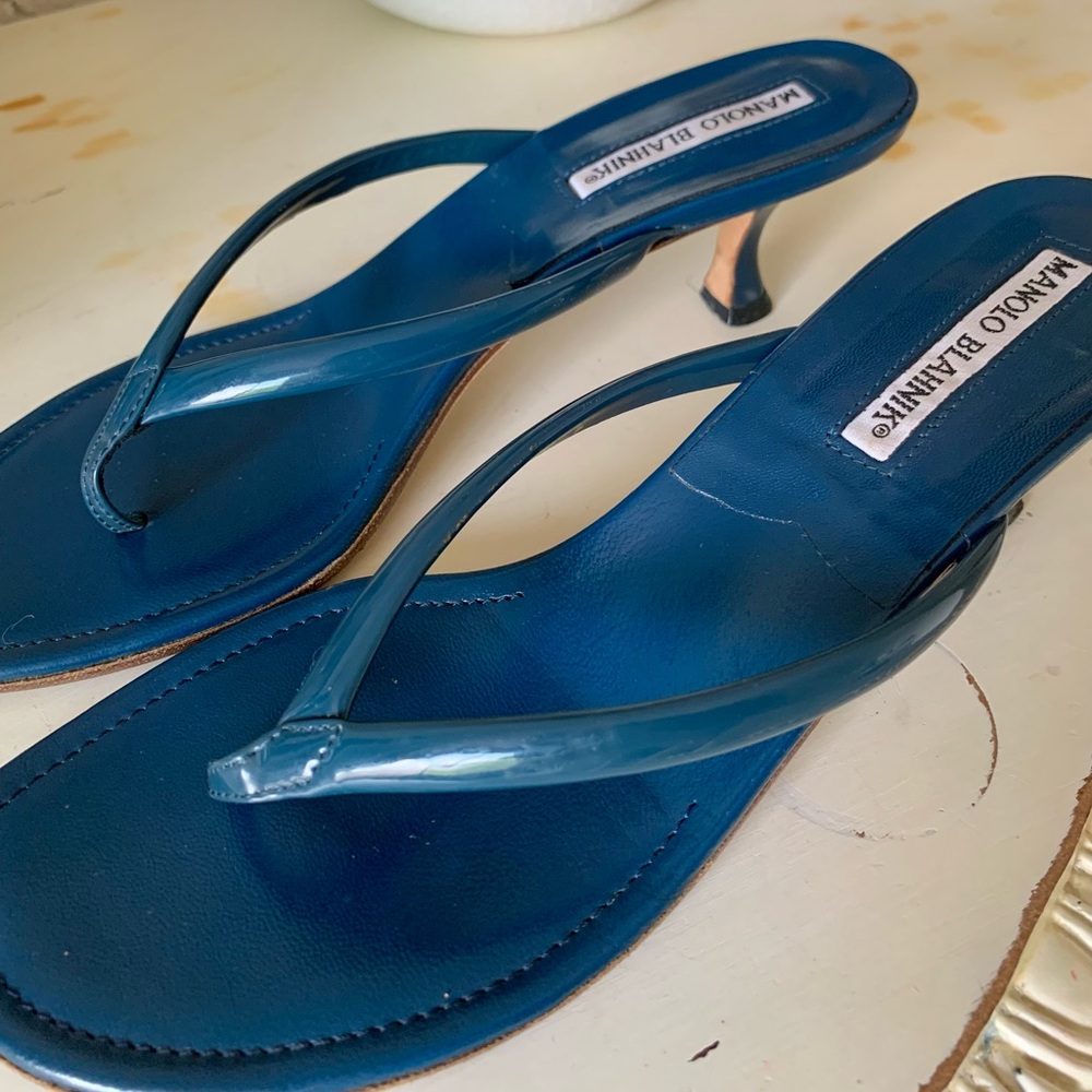 Vintage Manolo Blahnik Blue Patent Leather Thong Heel Sandal - Picture 6 of 6